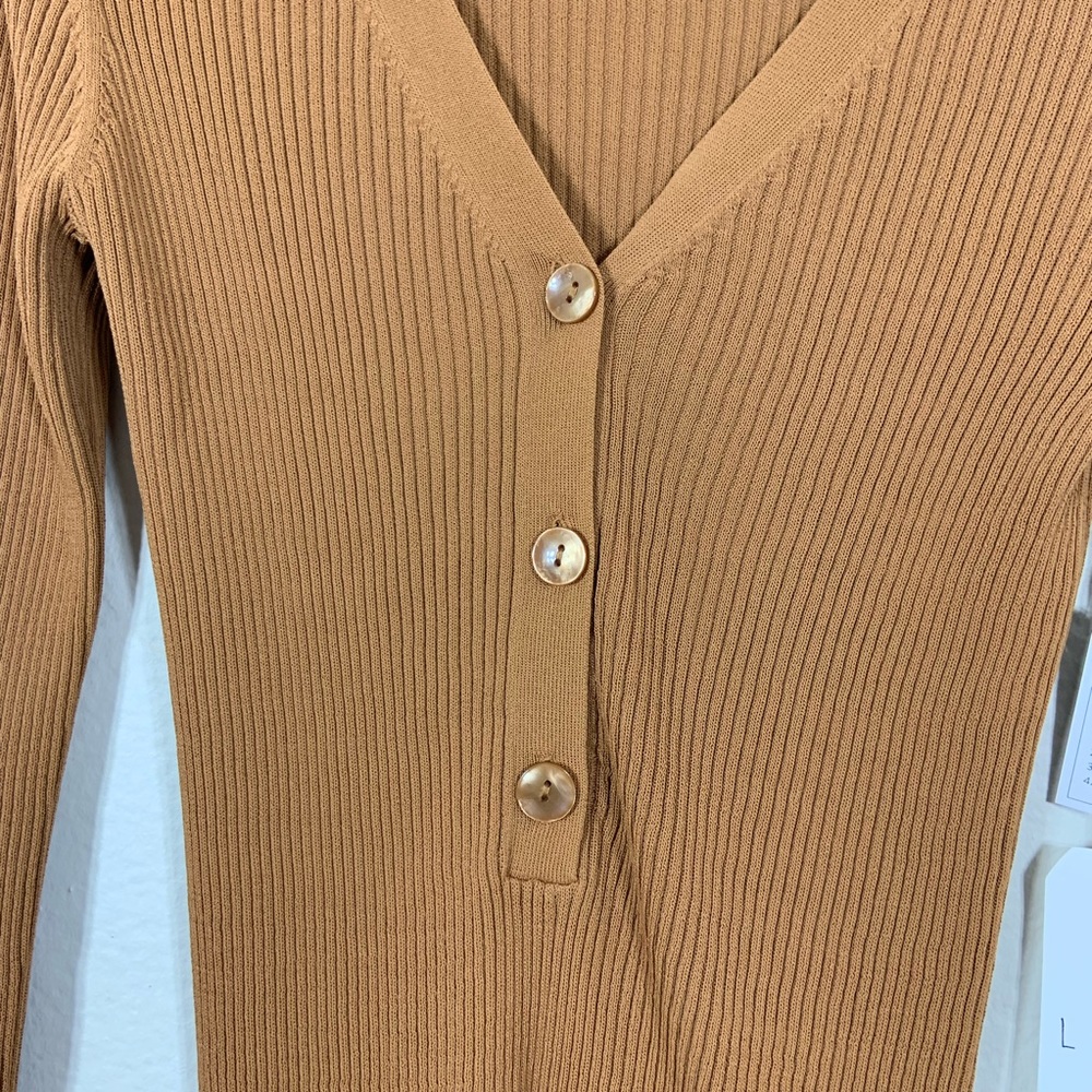 LEITH V-neck Ribbed Henley L/S Tan Size Small - Picture 4 of 8